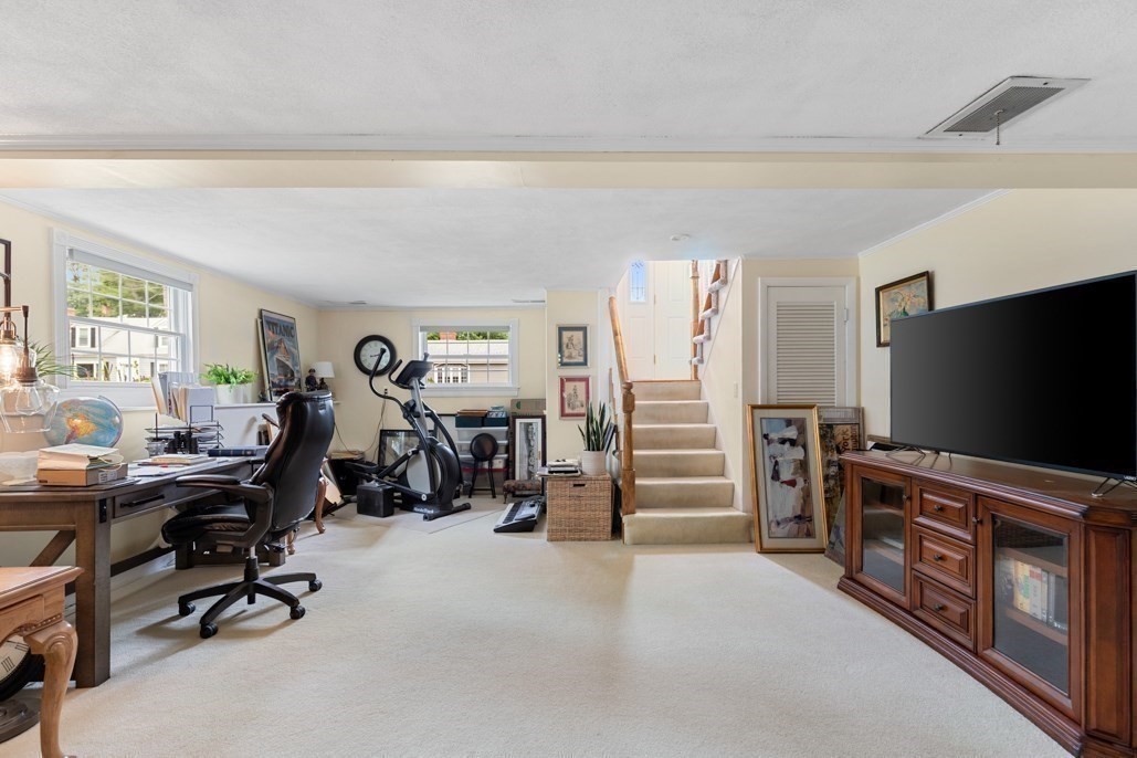 4 Rossmore Rd Property Photo 21