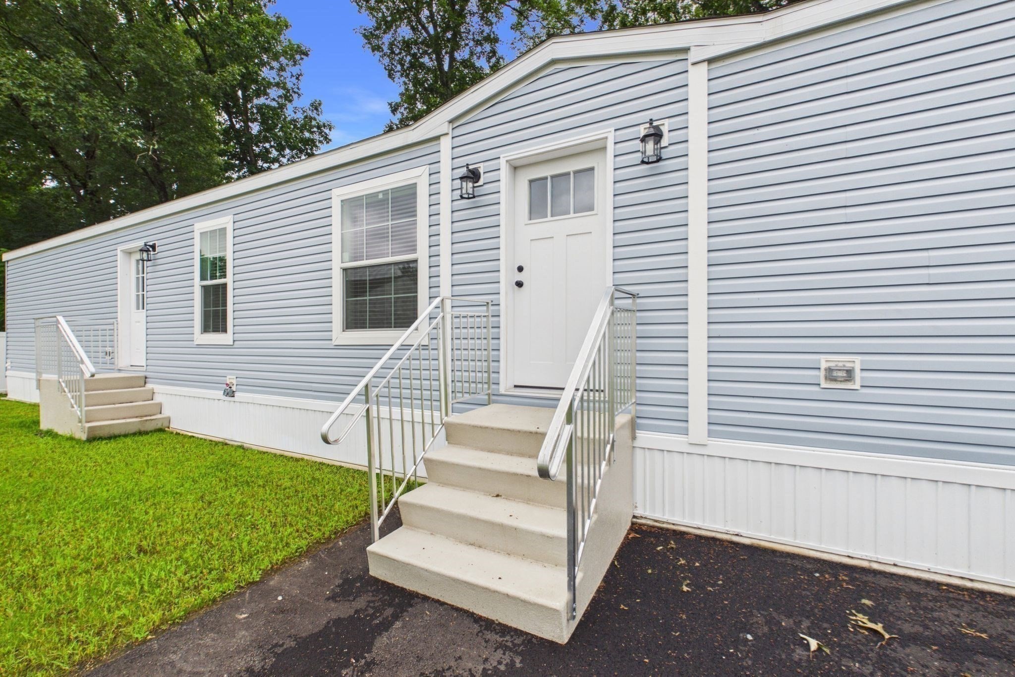 2 Fourth Ave. Property Photo 2