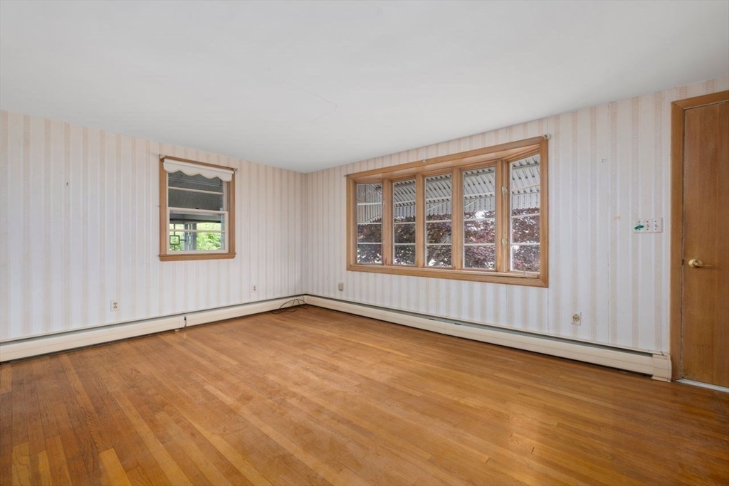 27 Hinsdale St Property Photo 7