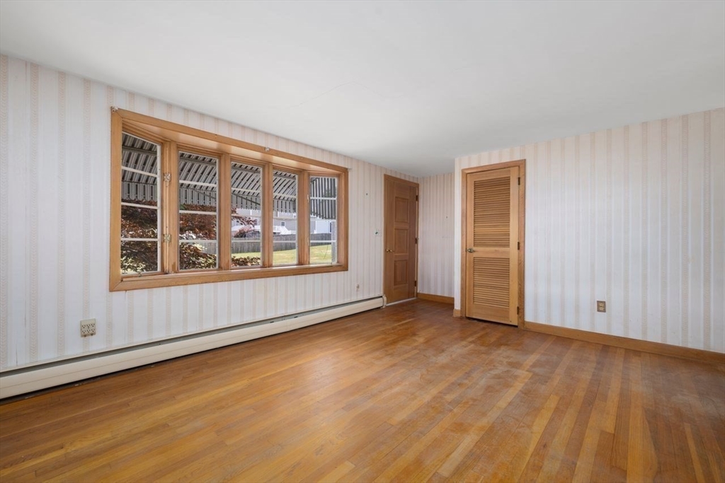 27 Hinsdale St Property Photo 11