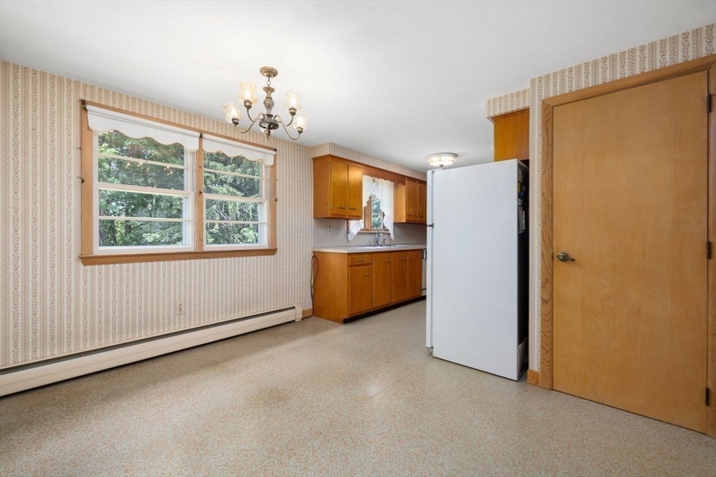 27 Hinsdale St Property Photo 13