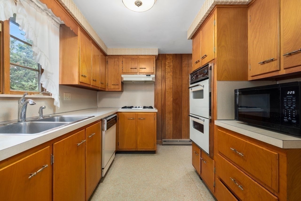 27 Hinsdale St Property Photo 16