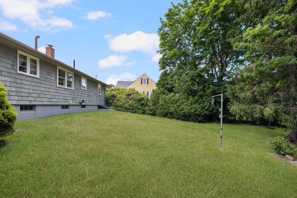 27 Hinsdale St Property Photo 30