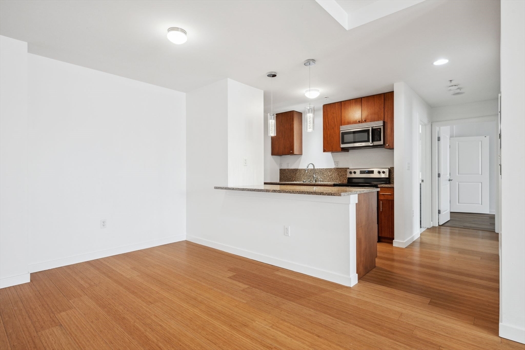 16 Miner Street # 403 Property Photo 8