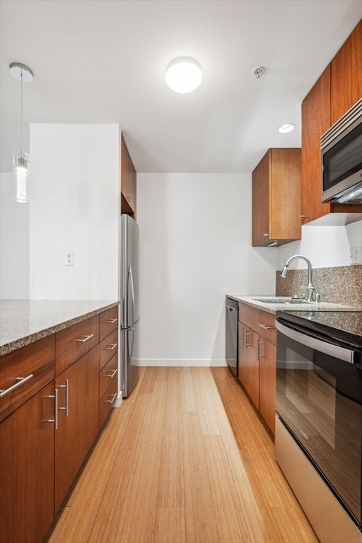 16 Miner Street # 403 Property Photo 12