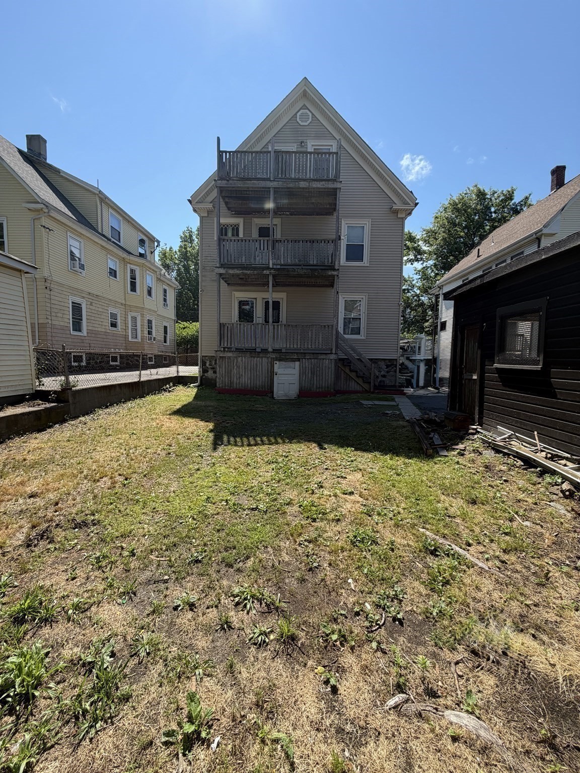 31-33 Hollingsworth St Property Photo 4
