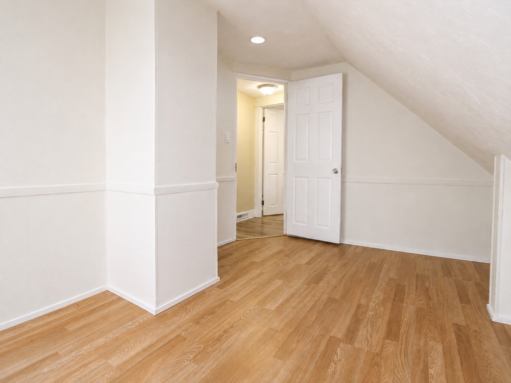 18 Bolton Pl Property Photo 9