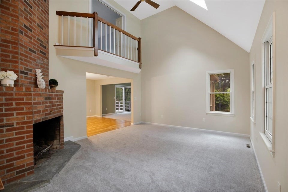 30 Currycomb Cir Property Photo 8