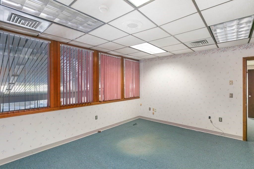 1 N Main St Property Photo 2