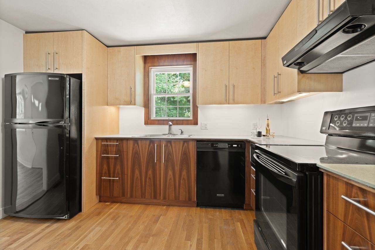 24 Pleasant Park Rd Property Photo 10
