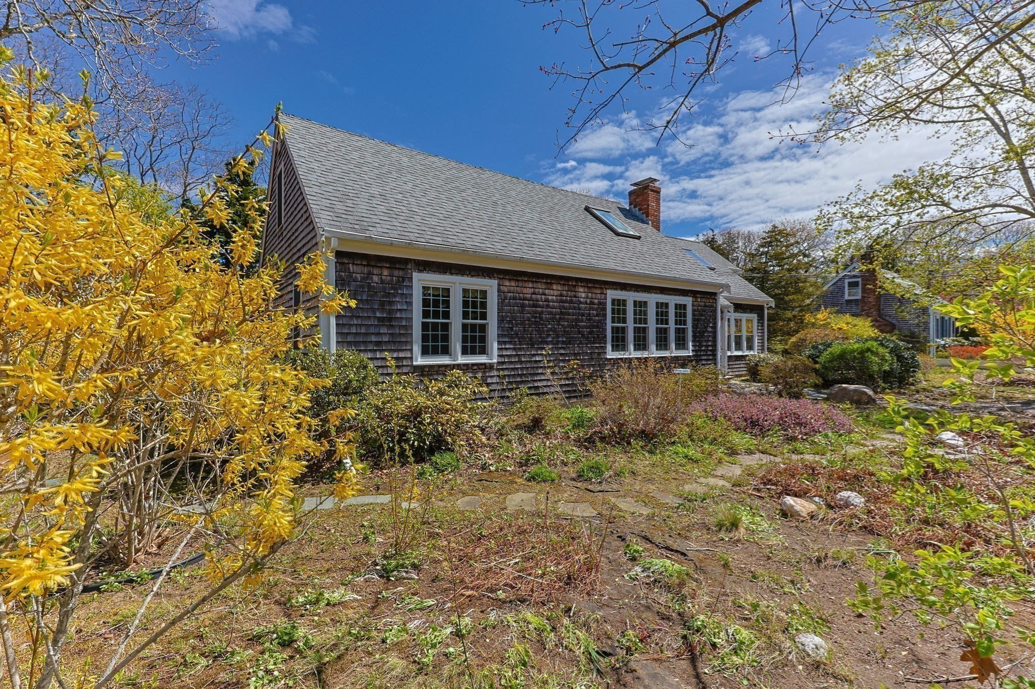 90 Comanche Dr Property Photo 3