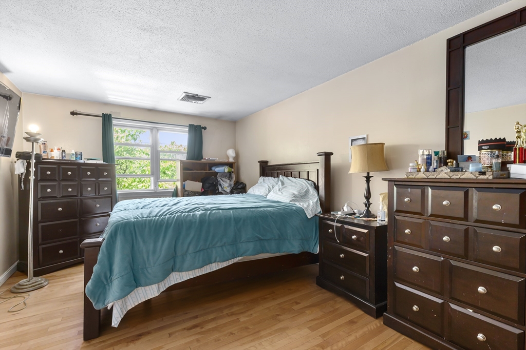 35 Longworth Ave # 25 Property Photo 4