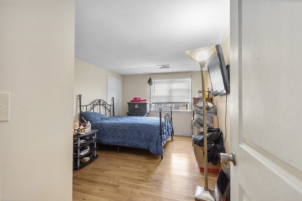 35 Longworth Ave # 25 Property Photo 7