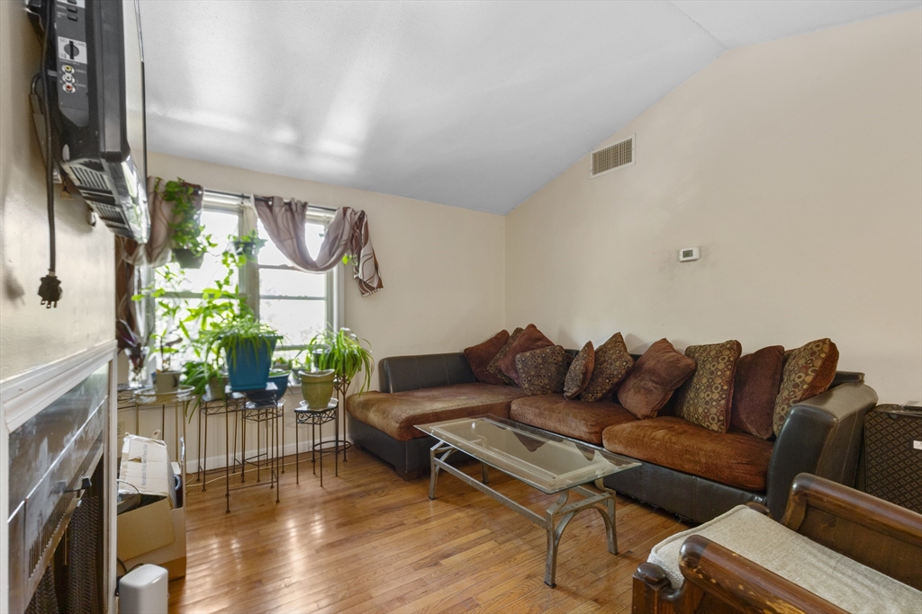 35 Longworth Ave # 25 Property Photo 12