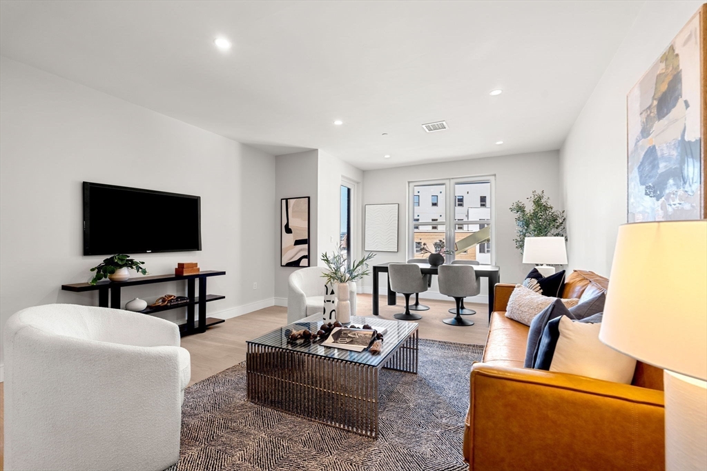 27 Guild Street # 207 Property Photo 3