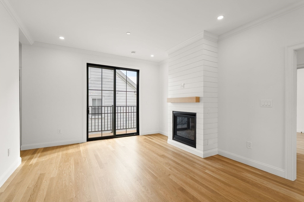 27 Shepard St # 4 Property Photo 6