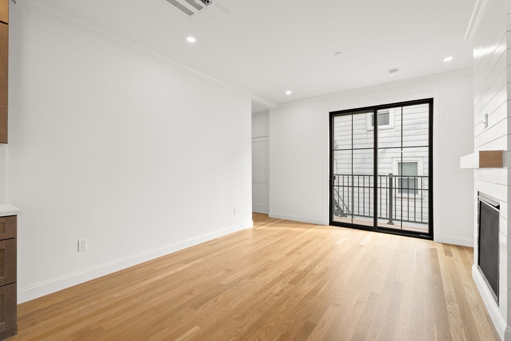 27 Shepard St # 4 Property Photo 7