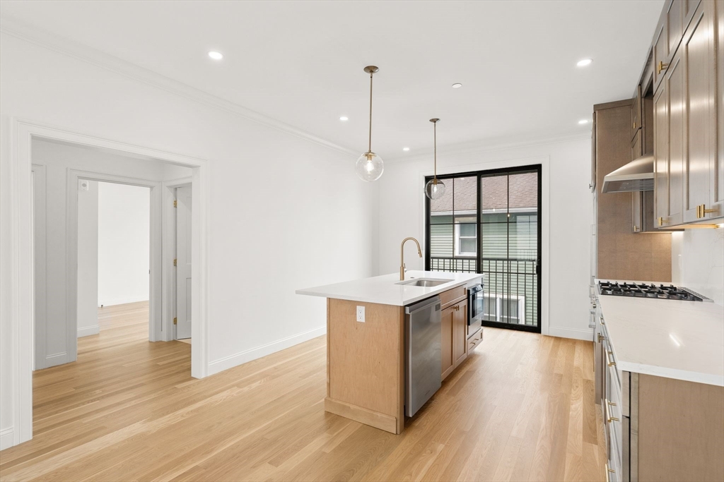 27 Shepard St # 4 Property Photo 13