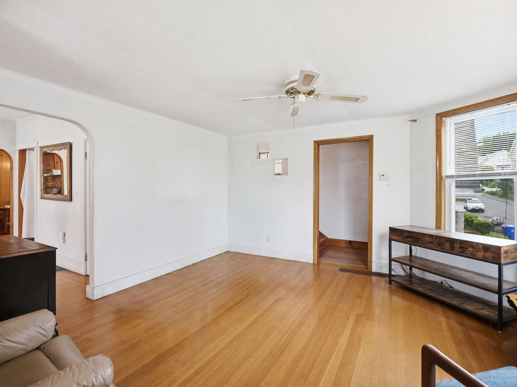 11-13 Brookfield St Property Photo 4