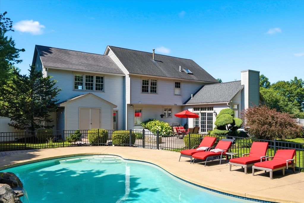 9 Tennyson Dr Property Photo 3