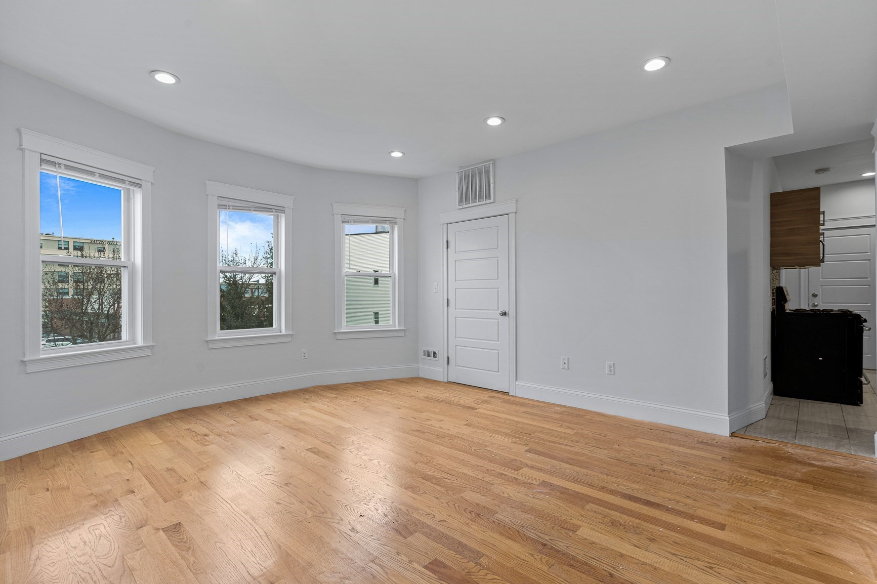8 Roach St Property Photo 12