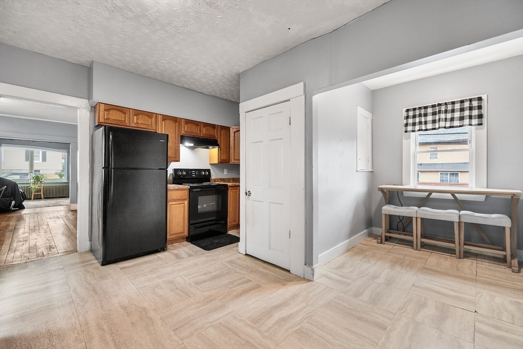 113 Cedar St Property Photo 4