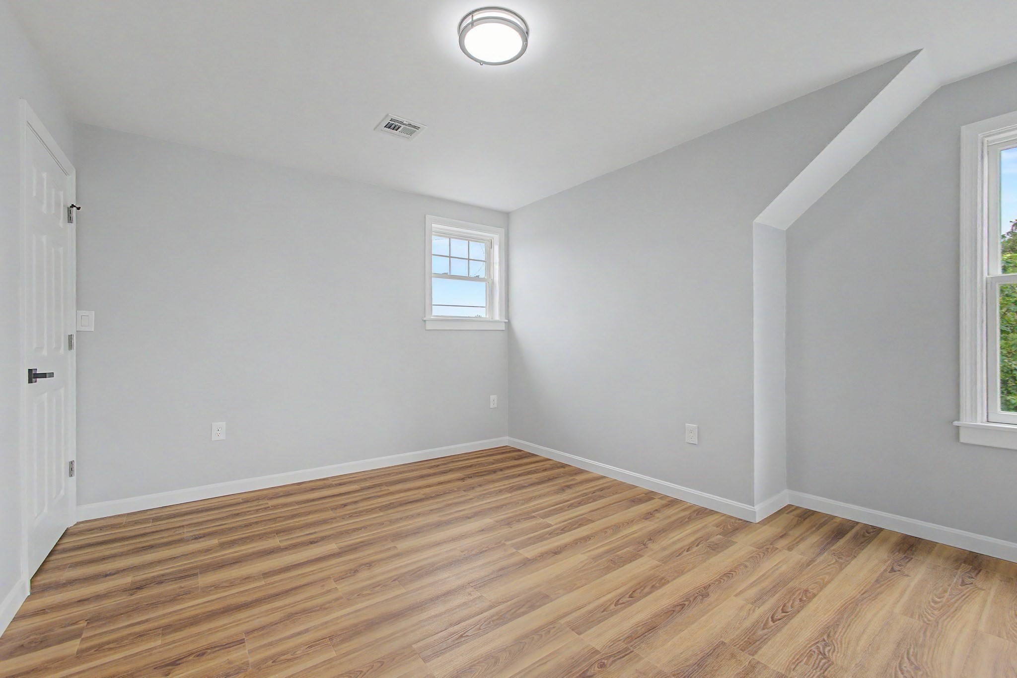 298 King St Property Photo 7