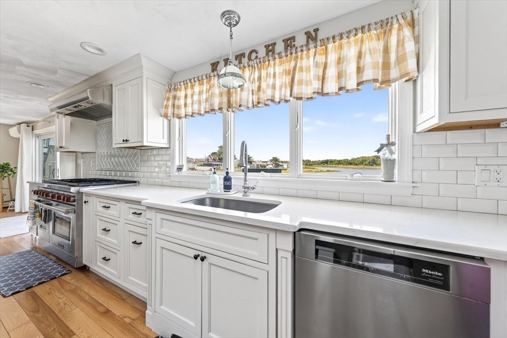 76 Surfside Rd Property Photo 3