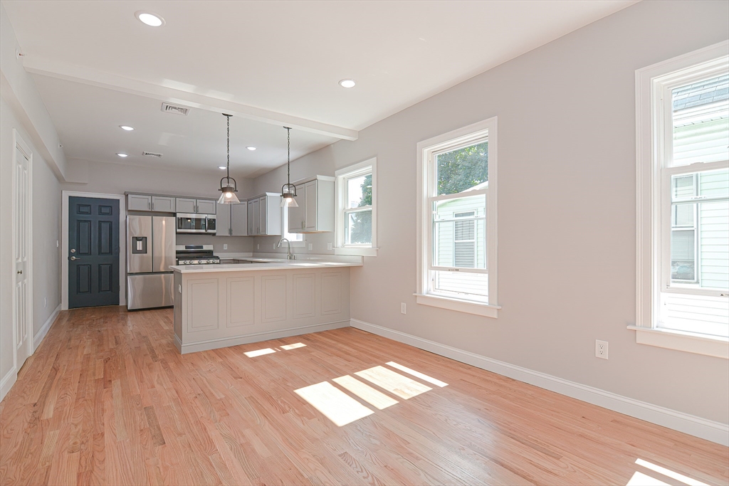 8 Melvin St # 2 Property Photo 6
