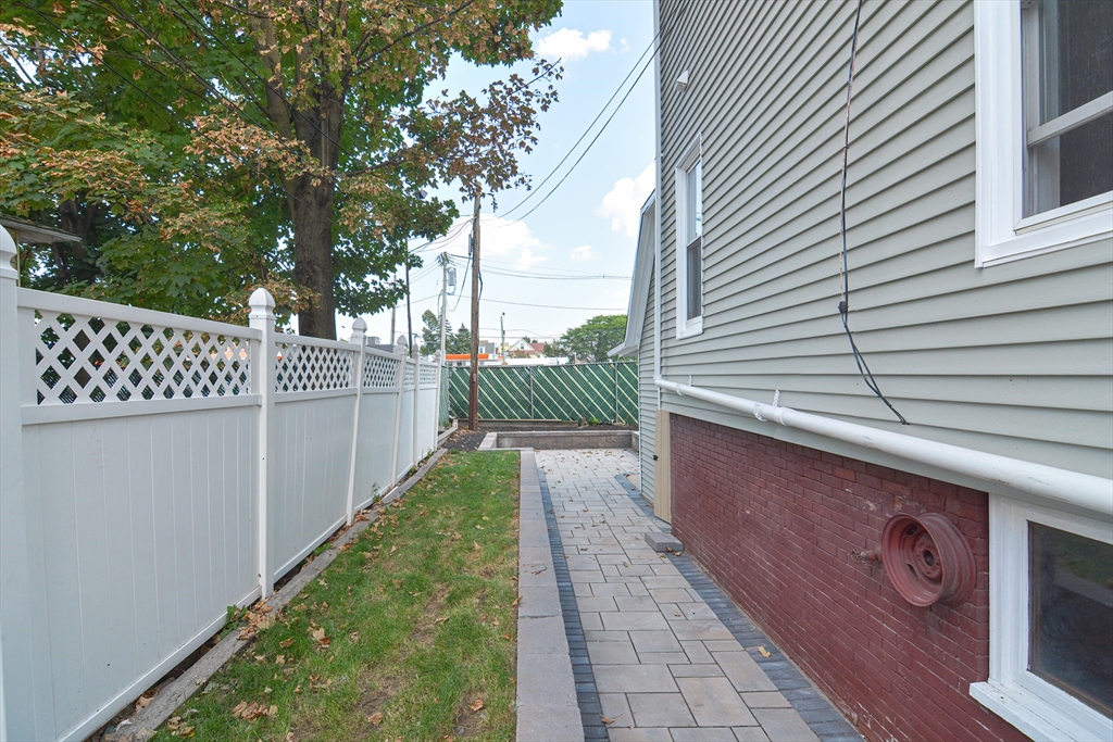 8 Melvin St # 2 Property Photo 32