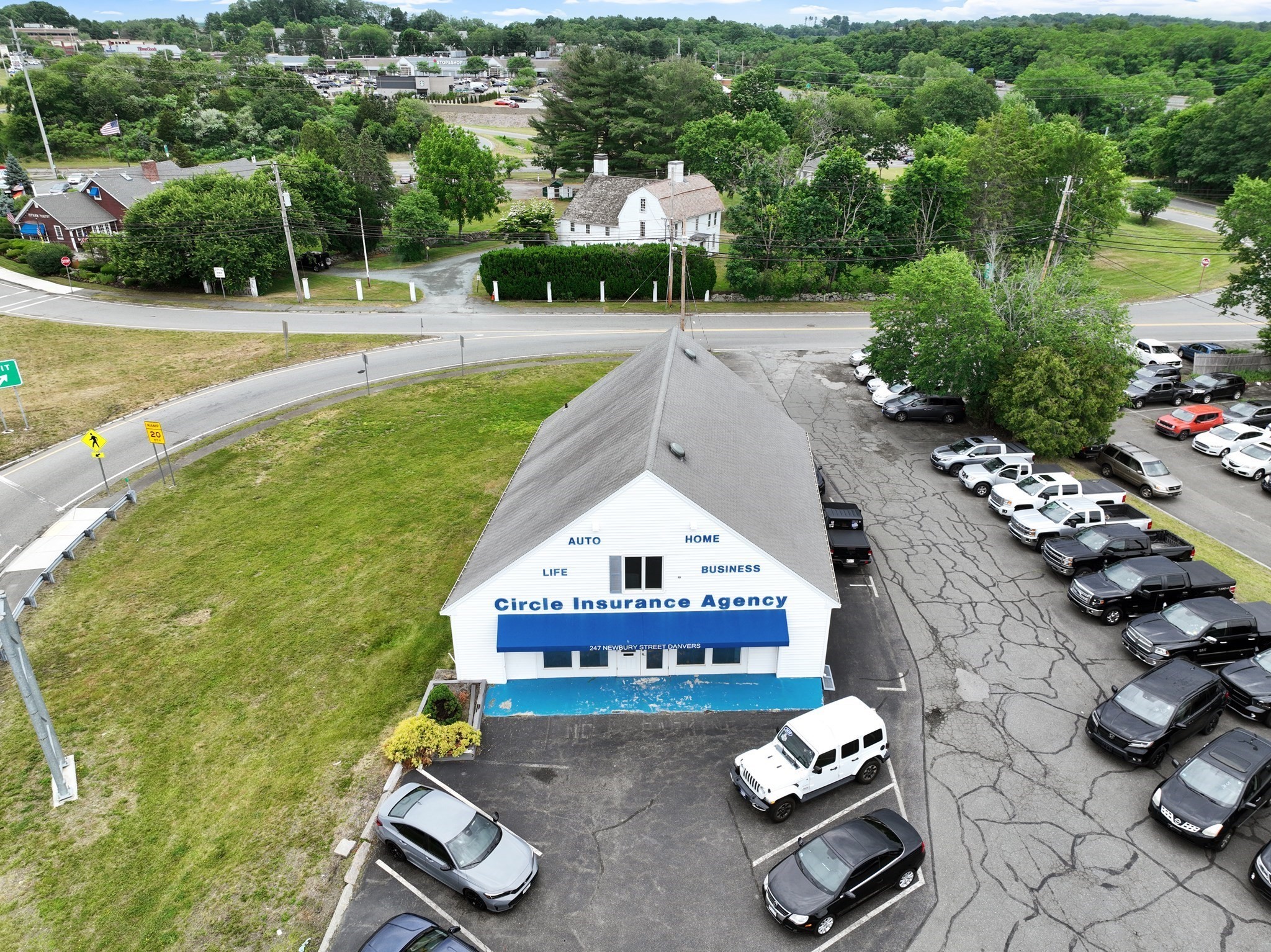 247 Newbury St Property Photo 2