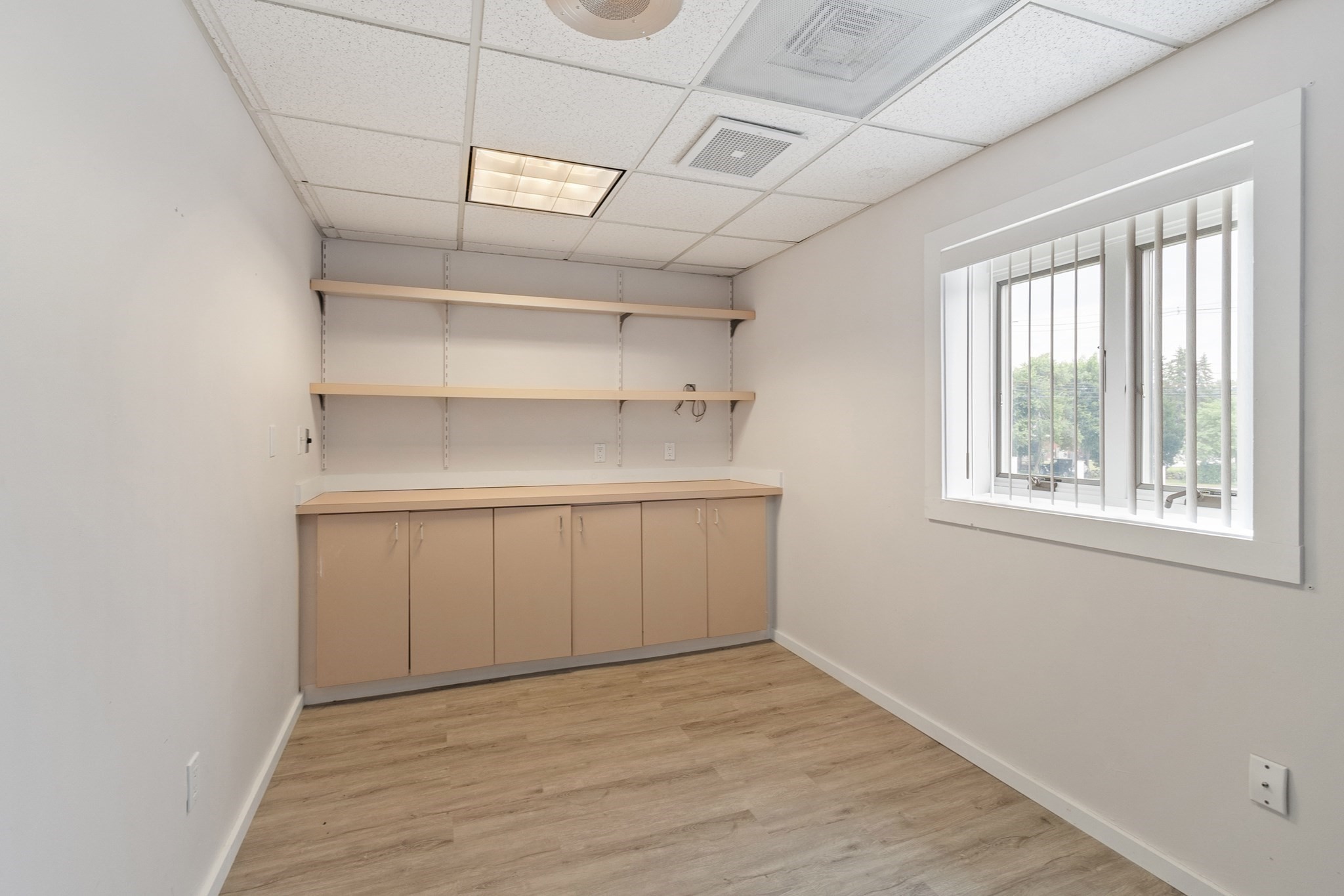 247 Newbury St Property Photo 14