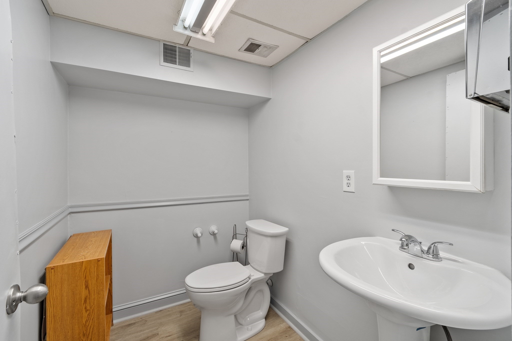 247 Newbury St Property Photo 18