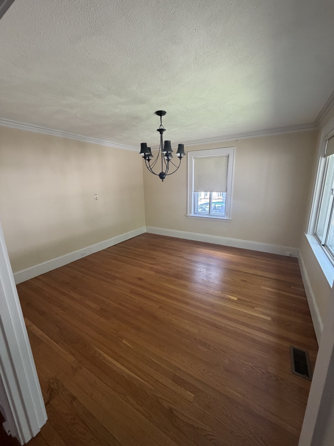 4 Van Ness Road Property Photo 5