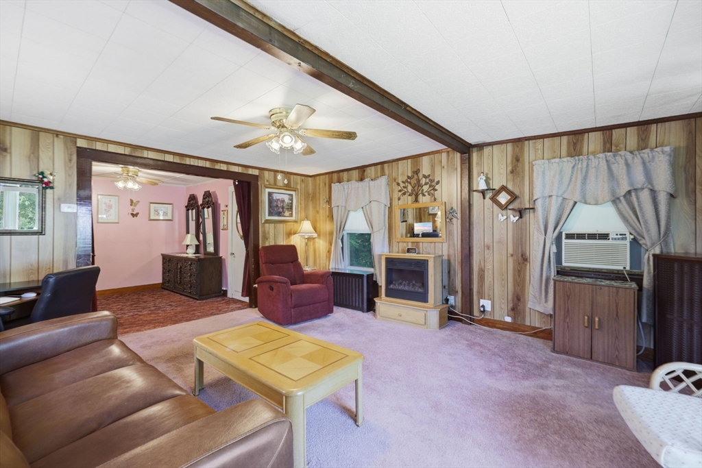 48 Grant St Property Photo 5