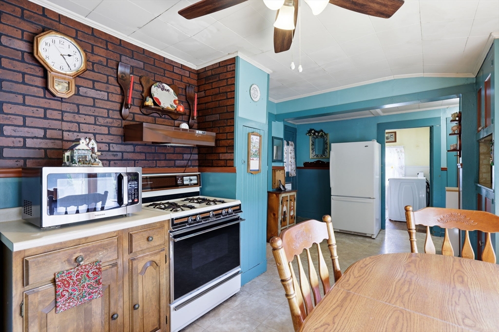 48 Grant St Property Photo 13