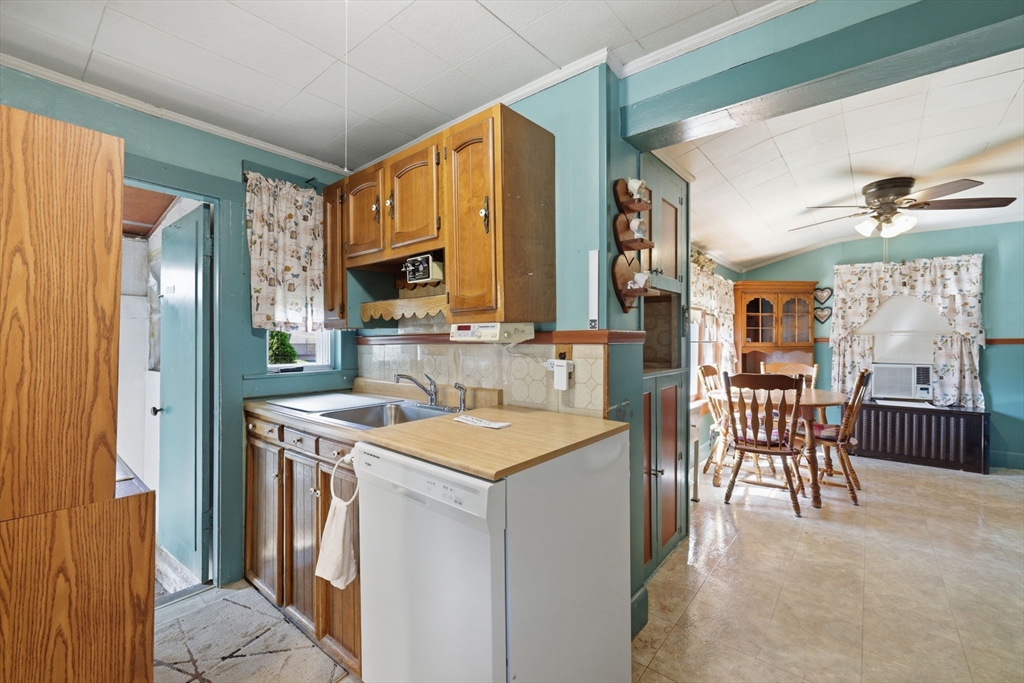 48 Grant St Property Photo 18