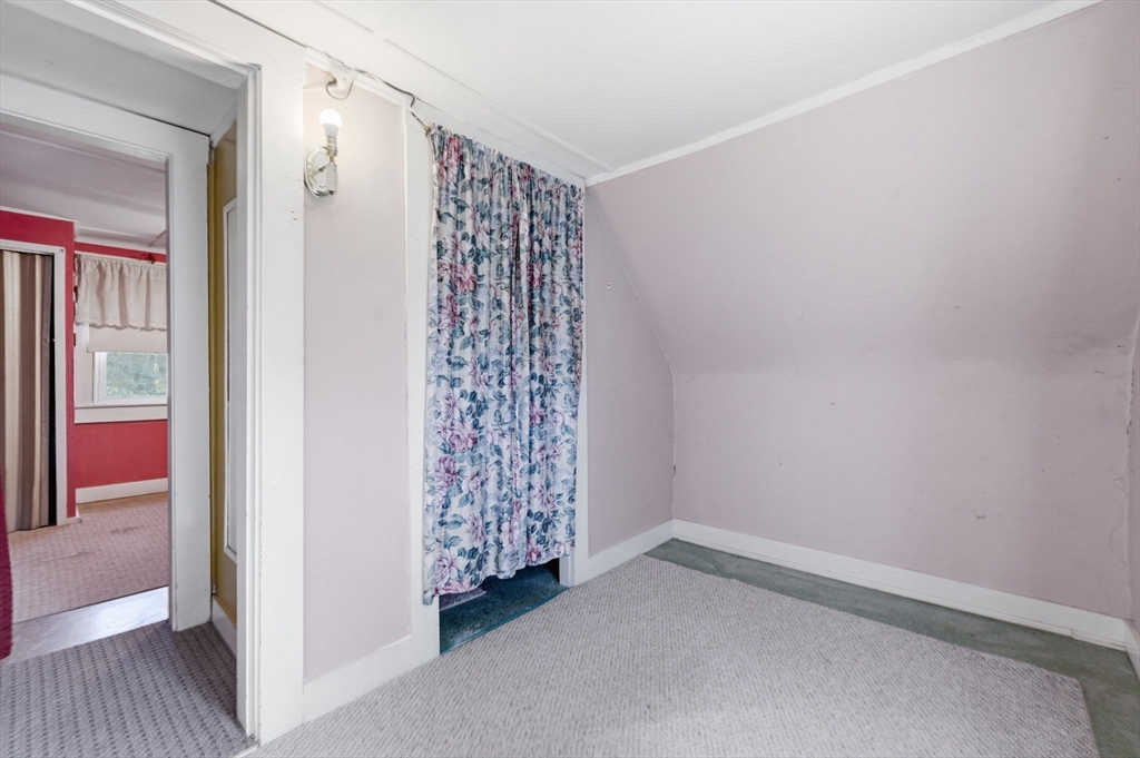 48 Grant St Property Photo 28