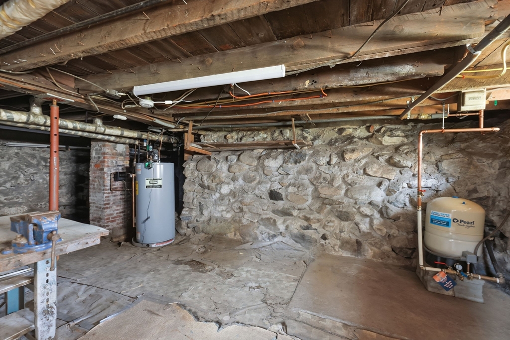 48 Grant St Property Photo 34