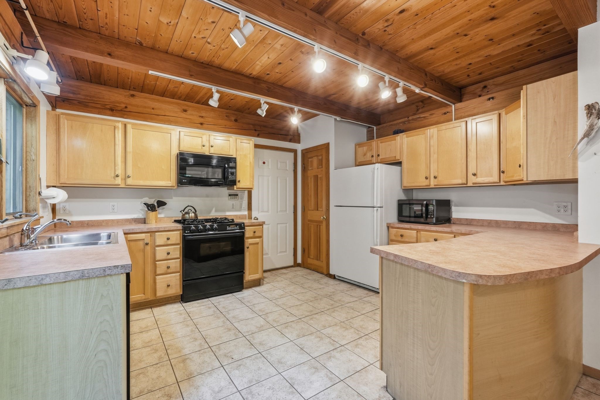 470 Montague Rd Property Photo 11