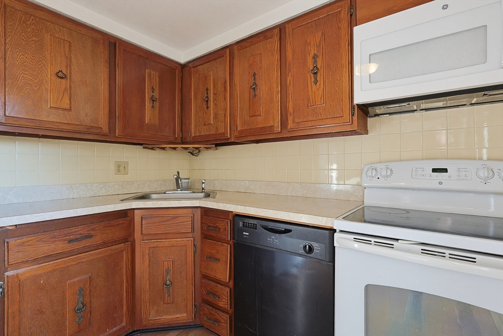 18 Cobb Ave # 18 Property Photo 8