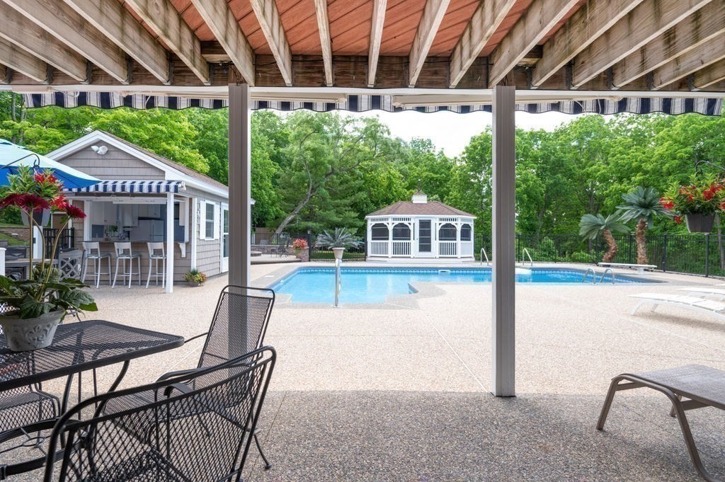 4 Fern Avenue Property Photo 28