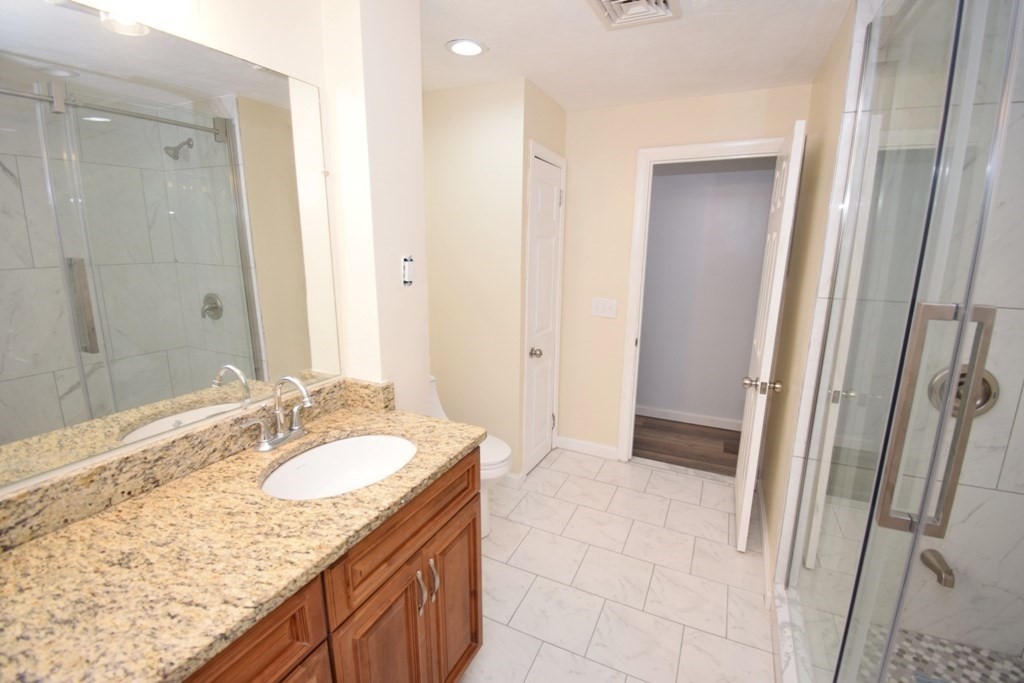 302 Lake Street Property Photo 8