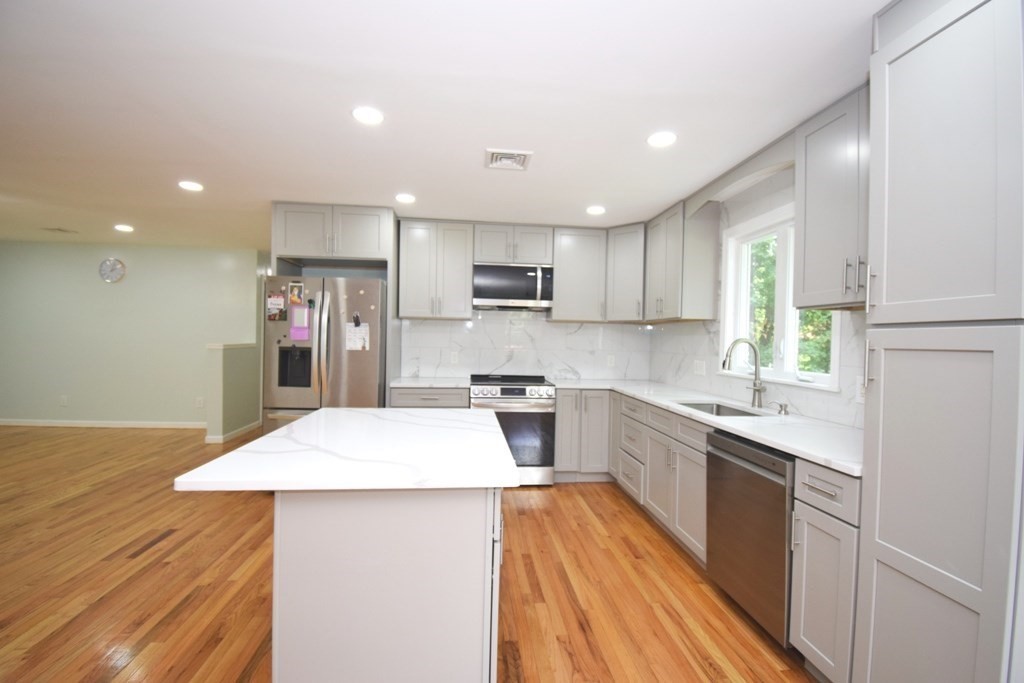 302 Lake Street Property Photo 10