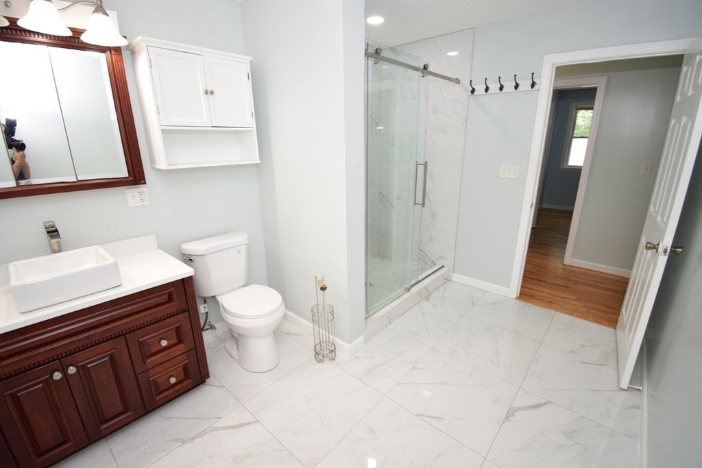 302 Lake Street Property Photo 14