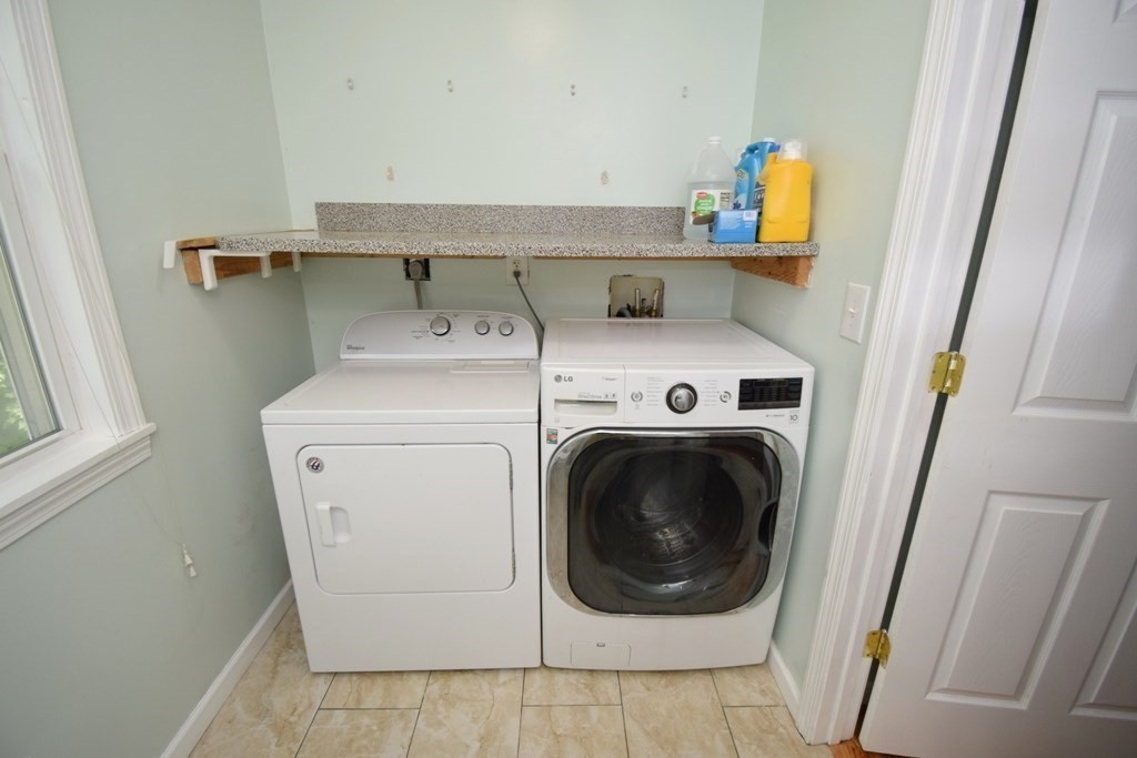 302 Lake Street Property Photo 20
