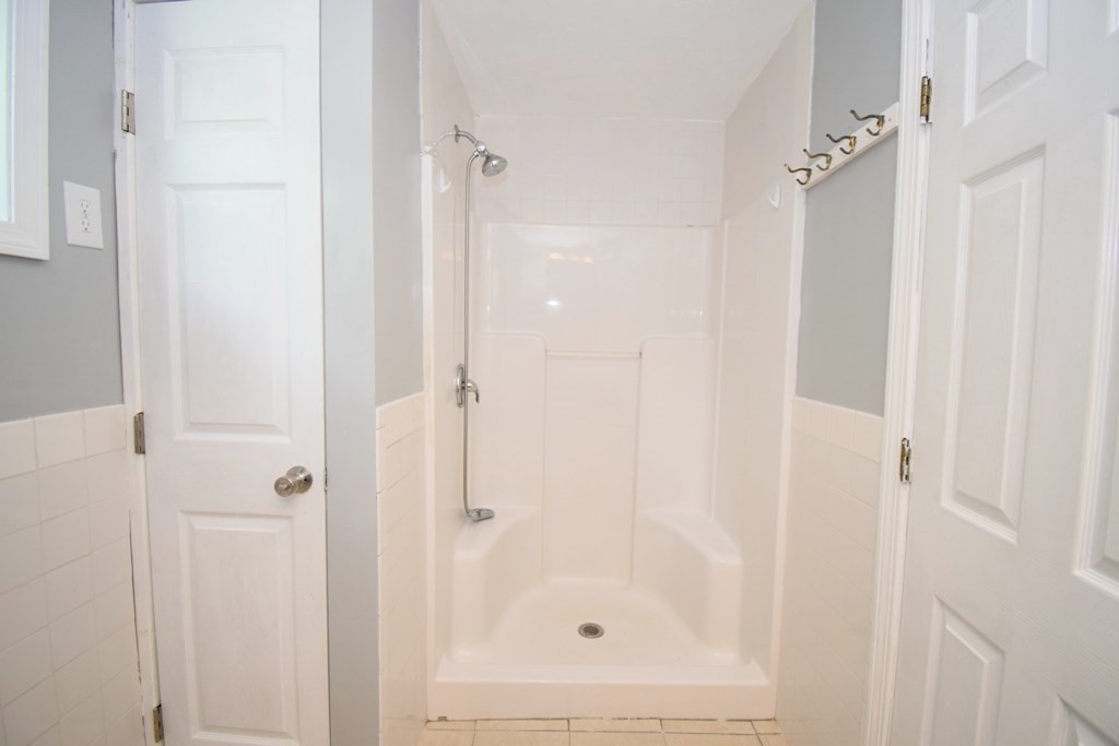 302 Lake Street Property Photo 21