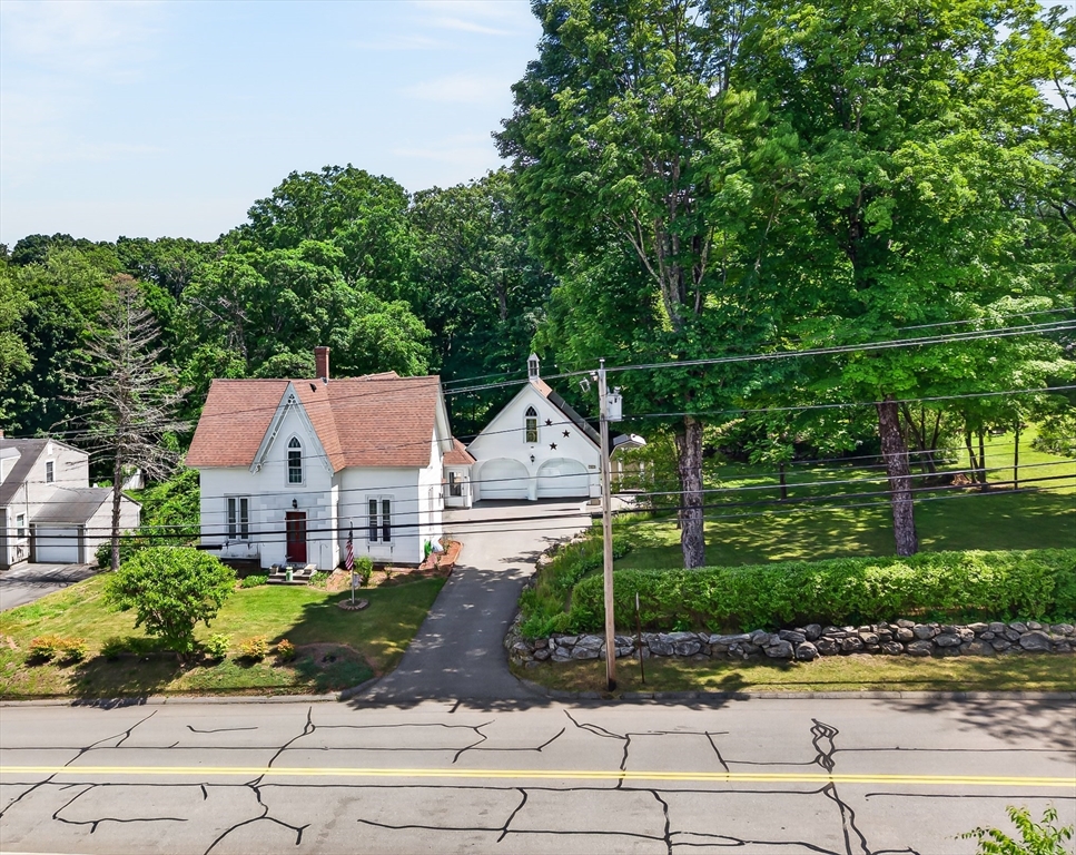 164 Pleasant St Property Photo 1