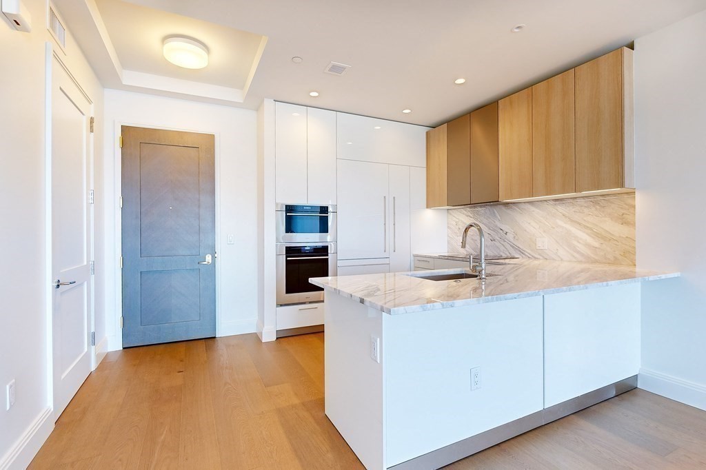 240 Devonshire Street # 4014 Property Photo 1