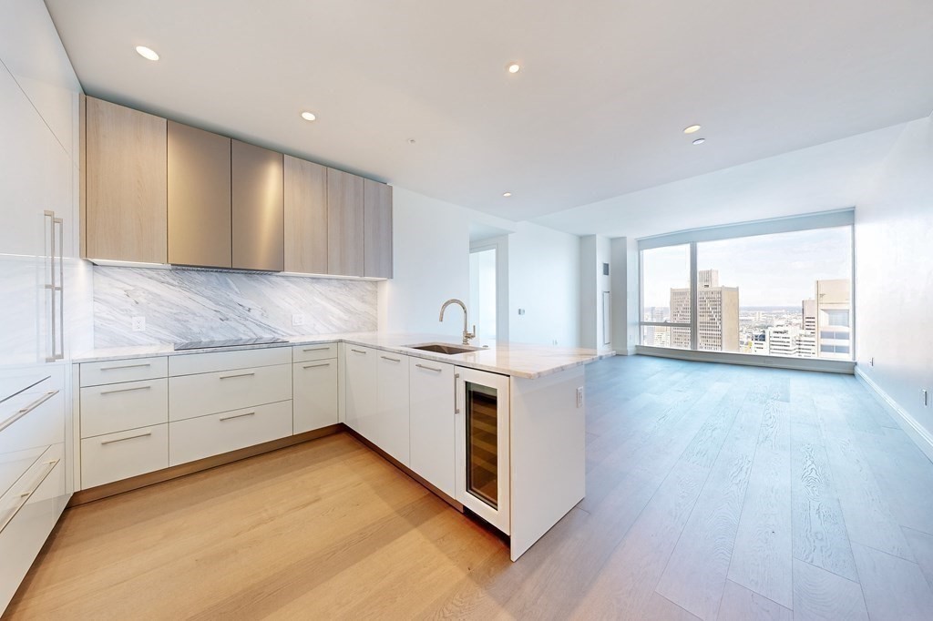 240 Devonshire Street # 4014 Property Photo 2